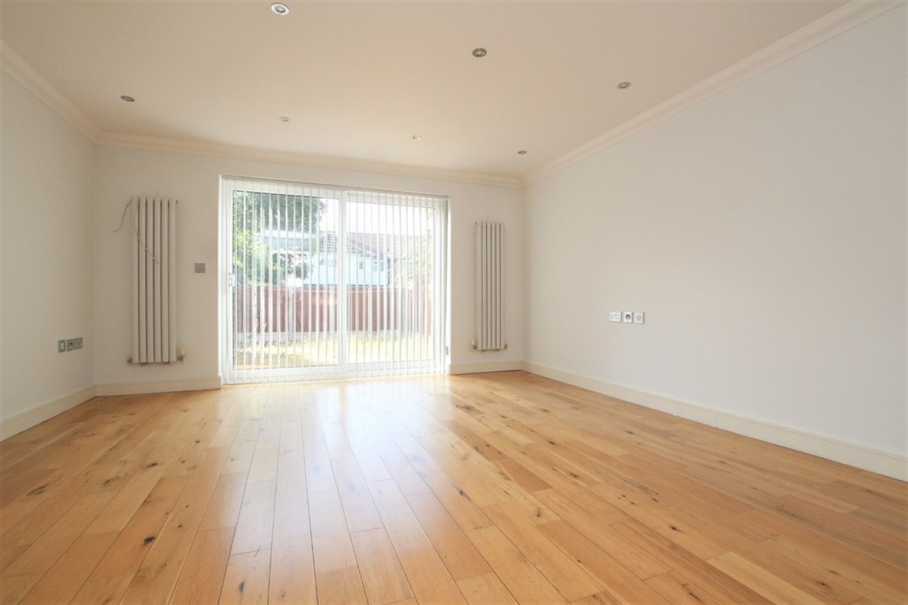 Images for Fairview Drive, Chigwell, Essex EAID:6a0eb5e1f7ec2ab39e5f31507930d009 BID:1