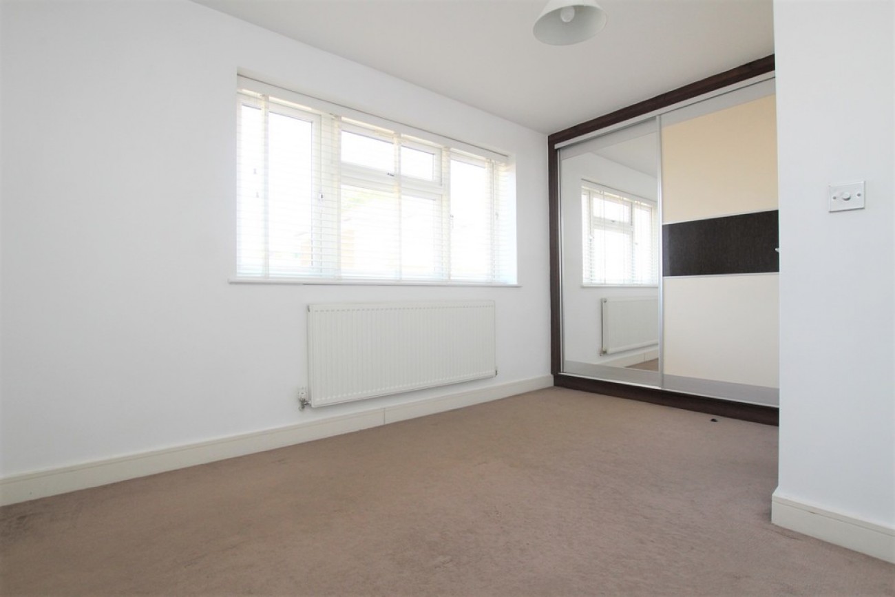 Images for Fairview Drive, Chigwell, Essex EAID:6a0eb5e1f7ec2ab39e5f31507930d009 BID:1