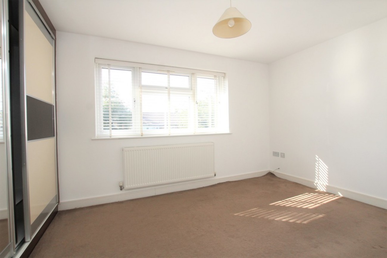 Images for Fairview Drive, Chigwell, Essex EAID:6a0eb5e1f7ec2ab39e5f31507930d009 BID:1