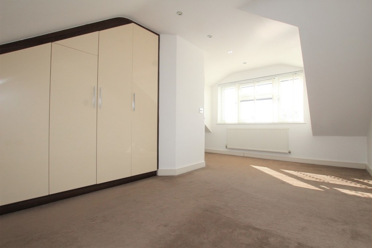Images for Fairview Drive, Chigwell, Essex EAID:6a0eb5e1f7ec2ab39e5f31507930d009 BID:1