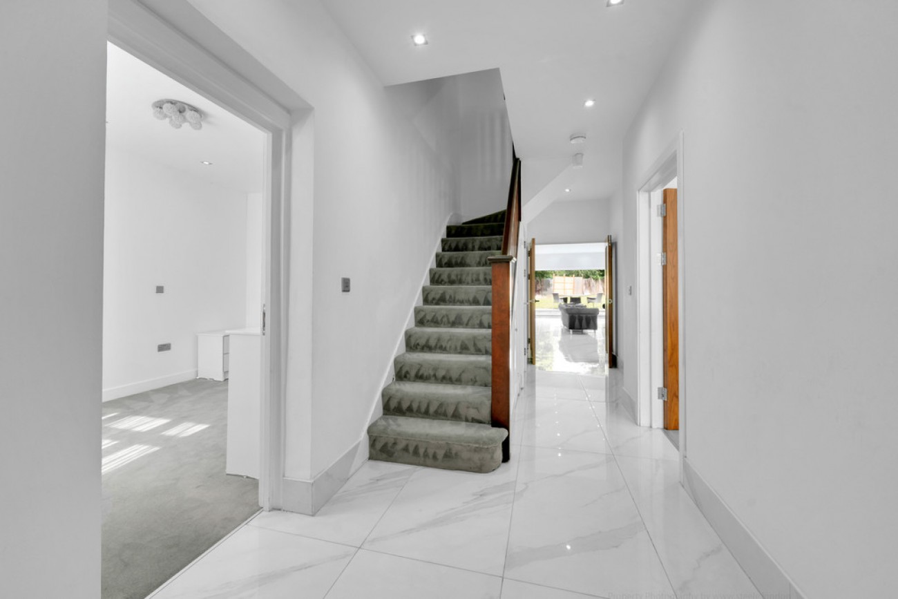 Images for Saddlescombe Way, London EAID:6a0eb5e1f7ec2ab39e5f31507930d009 BID:1