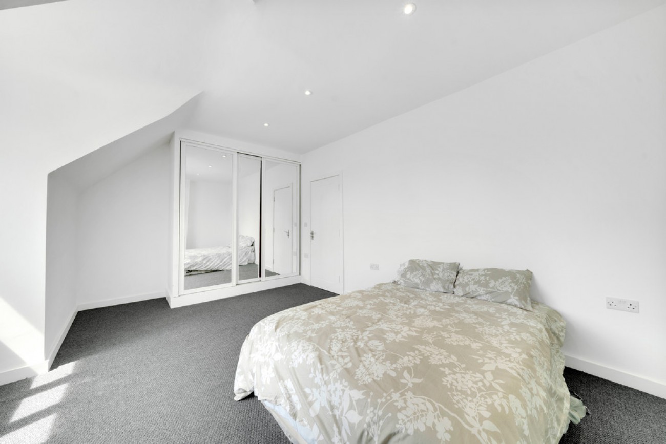 Images for Wood Lane, Dagenham, Essex EAID:6a0eb5e1f7ec2ab39e5f31507930d009 BID:1