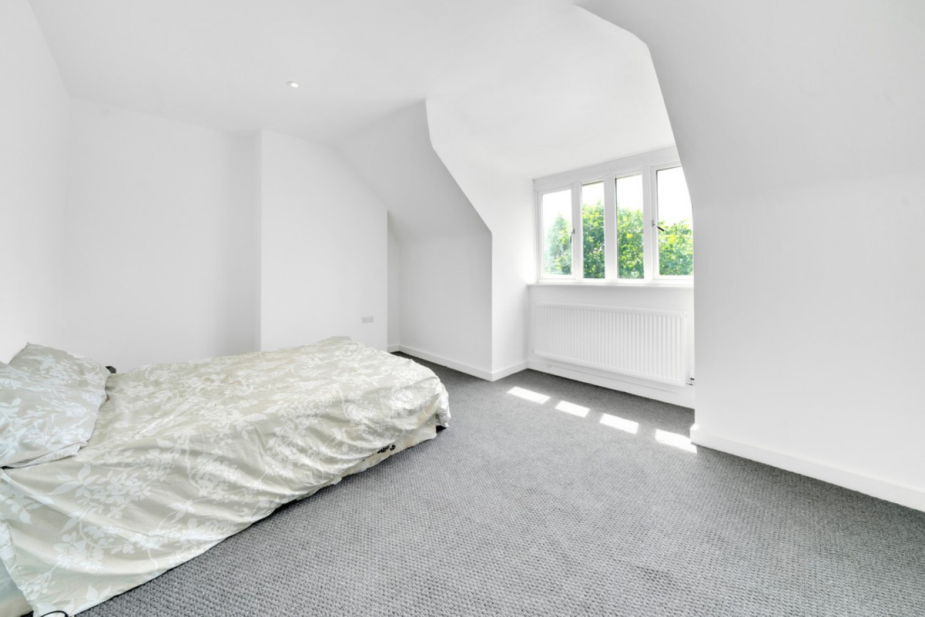 Images for Wood Lane, Dagenham, Essex EAID:6a0eb5e1f7ec2ab39e5f31507930d009 BID:1