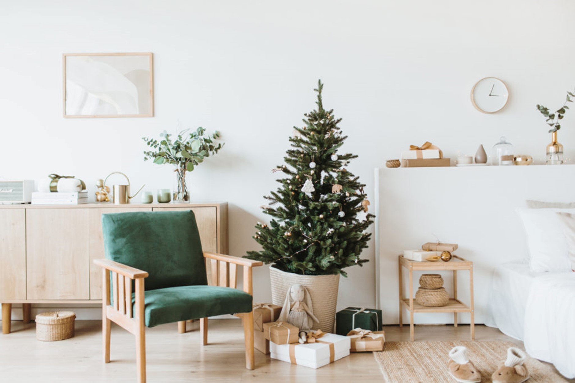 Christmas Décor Do’s and Don’ts When Selling Your Home in Tower Hamlets